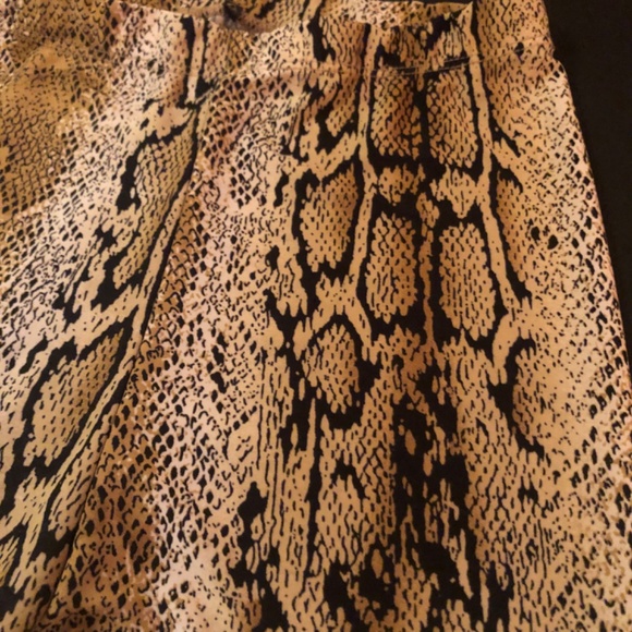 Snake skin print biker set leggings and crop top US S like new - Picture 7 of 9